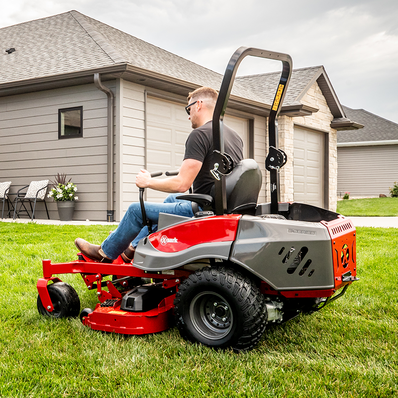 Exmark Radius E-Series with 24.5 HP* Exmark 708CC Engine and 52” UltraCut Series 3 Deck