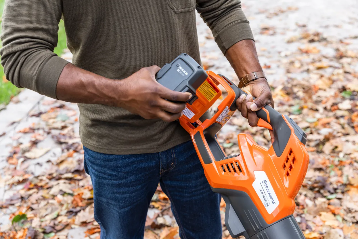 Husqvarna Leaf Blaster 350iB (tool only)