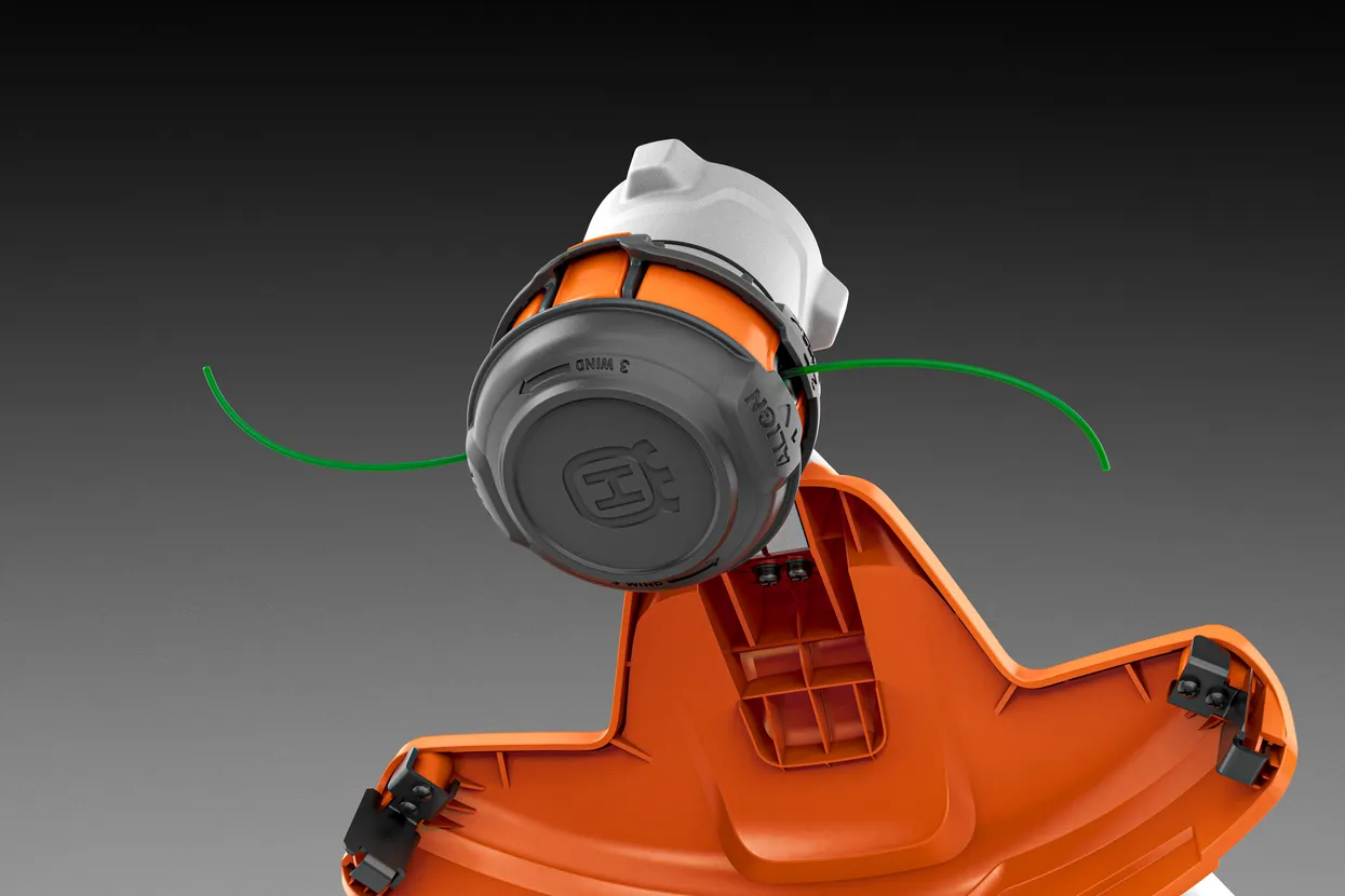 Husqvarna Weed Eater® 320iL (battery and charger included)