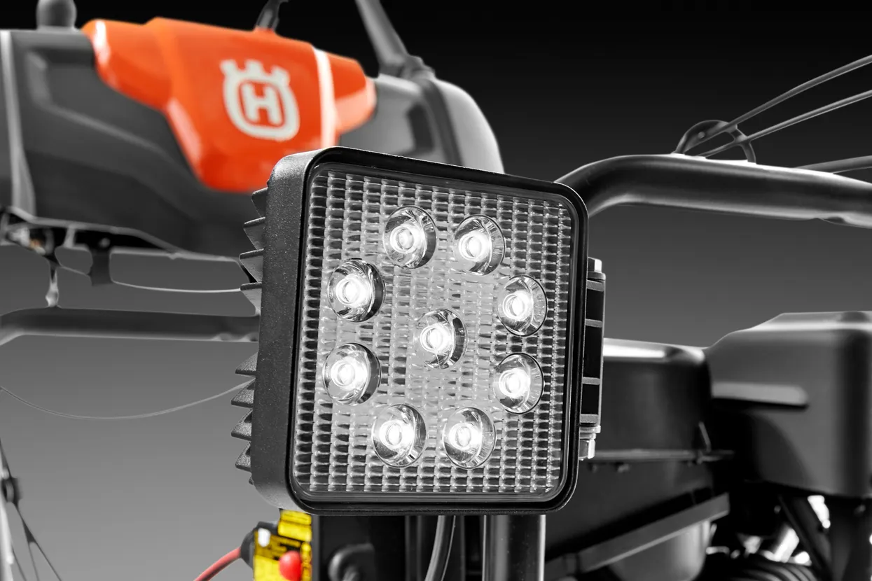 Husqvarna ST 224 Snow Blower